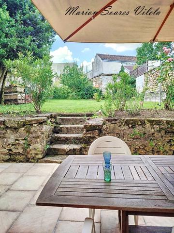CHAUMES-EN-BRIE, Gros potentiel pour cette maison de ville à rénover sur plus de 160 m² habitables.