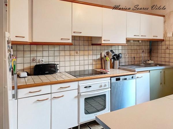 CHAUMES-EN-BRIE, Gros potentiel pour cette maison de ville à rénover sur plus de 160 m² habitables.