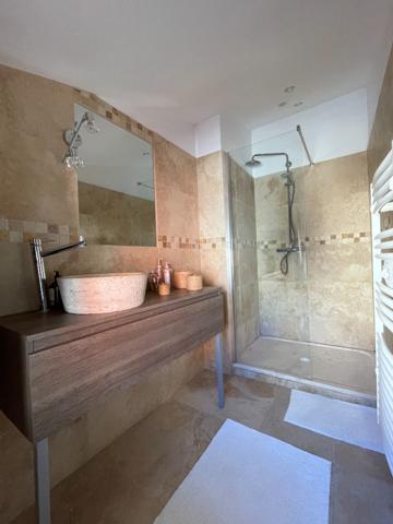 Appartement t2 Chateau Arnoux 