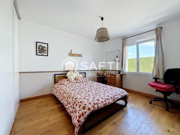 Maison de plain-pied, 4 chambres, bureau, garage