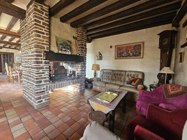 Ensemble immobilier, charmante maison de 165 m², une structure brute à finaliser deux parcelles constructibles cadastrées