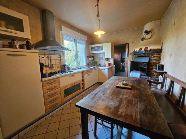 Ensemble immobilier, charmante maison de 165 m², une structure brute à finaliser deux parcelles constructibles cadastrées