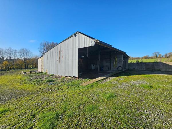 Ensemble immobilier, charmante maison de 165 m², une structure brute à finaliser deux parcelles constructibles cadastrées