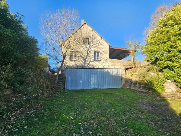 Ensemble immobilier, charmante maison de 165 m², une structure brute à finaliser deux parcelles constructibles cadastrées