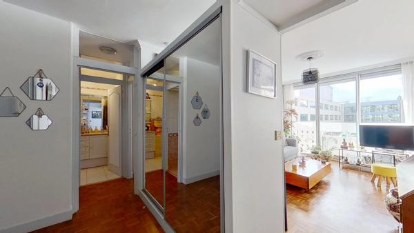 Appartement 2 pièces – Coup de cœur proche Métro Robespierre, quartier des Coutures