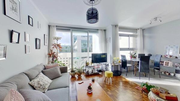 Appartement 2 pièces – Coup de cœur proche Métro Robespierre, quartier des Coutures