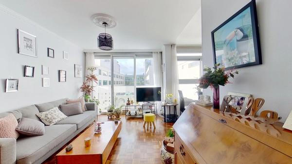 Appartement 2 pièces – Coup de cœur proche Métro Robespierre, quartier des Coutures