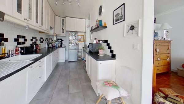 Appartement 2 pièces – Coup de cœur proche Métro Robespierre, quartier des Coutures