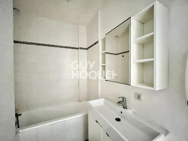APPARTEMENT T2 46 m² - QUARTIER SAINT-AUBIN - NON MEUBLÉ - 2ème ET DERNIER ETAGE