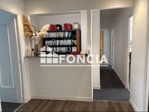 Location Local commercial 3 pièces 90 m² - LES TERRASSES Antibes 06600