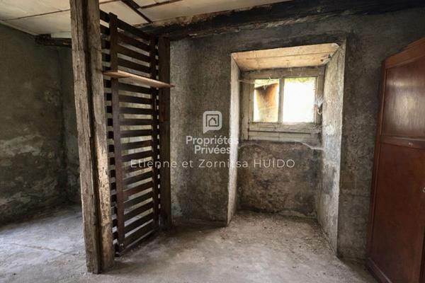 Maison de ville à rénover - Fort potentiel - Dépendances - Centre de Vatan