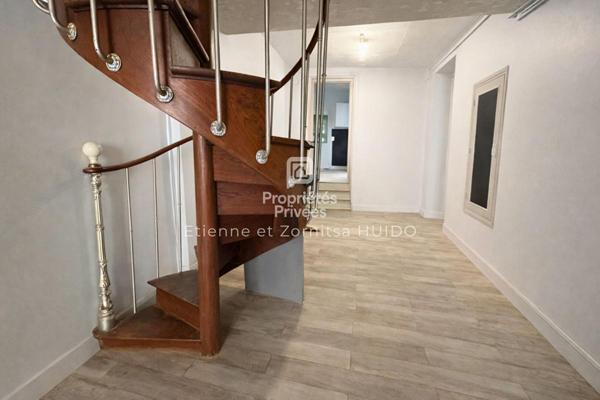 Maison de ville à rénover - Fort potentiel - Dépendances - Centre de Vatan