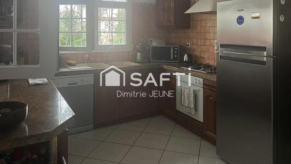 Villa T4 de standing avec piscine