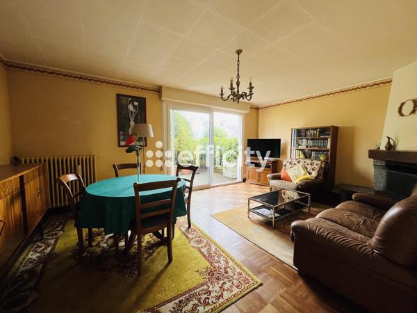 Maison
         5 pièces
        - 102 m² 246 330 € *