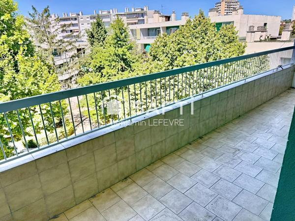 GRAND BALCON / CUISINE ÉQUIPÉE