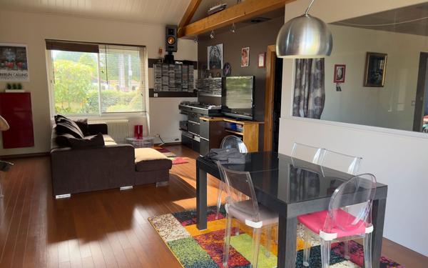 Maison à vendre    4 pièces • 109,60 m2 Rochechouart