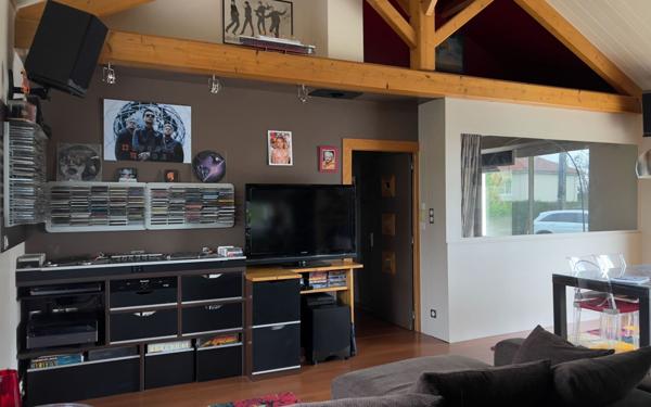 Maison à vendre    4 pièces • 109,60 m2 Rochechouart