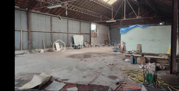 Local d'activités de 300 m²