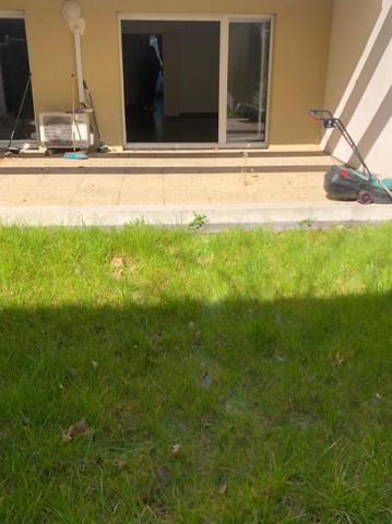 A vendre: T2 de  54m² avec 57 m² d'extérieur et place de parking quartier FRAIS VALLON 13013