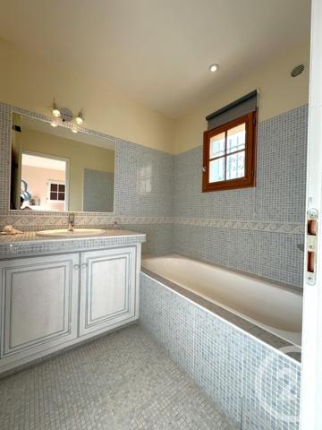 Maison à vendre  6 pièces - 250 m2 COGOLIN - 83