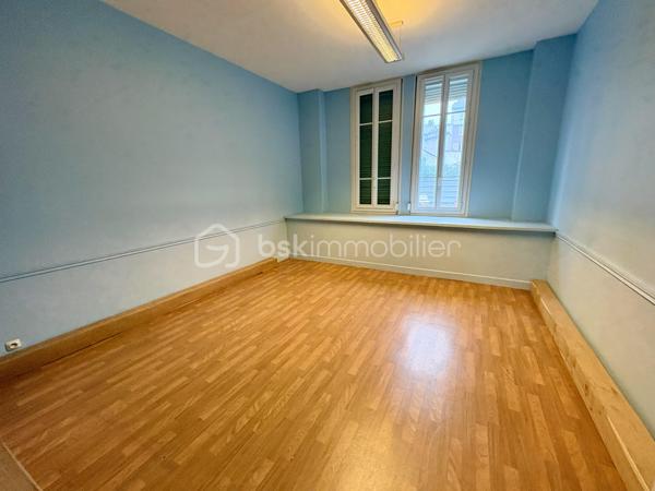 Bureau de 81 m²
