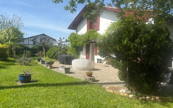 Maison à vendre    5 pièces • 152 m2 Larressore