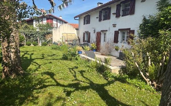 Maison à vendre    5 pièces • 152 m2 Larressore