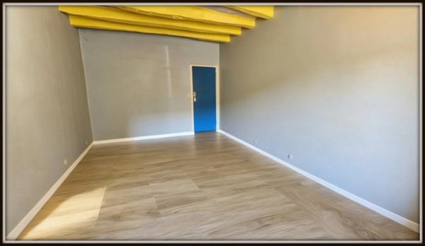 Maison de campagne avec dépendances