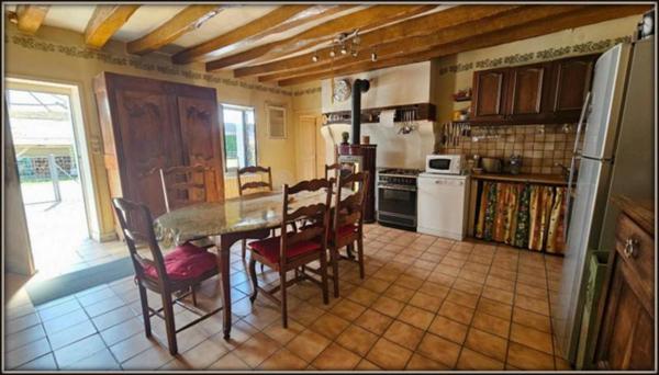 Maison de campagne avec dépendances