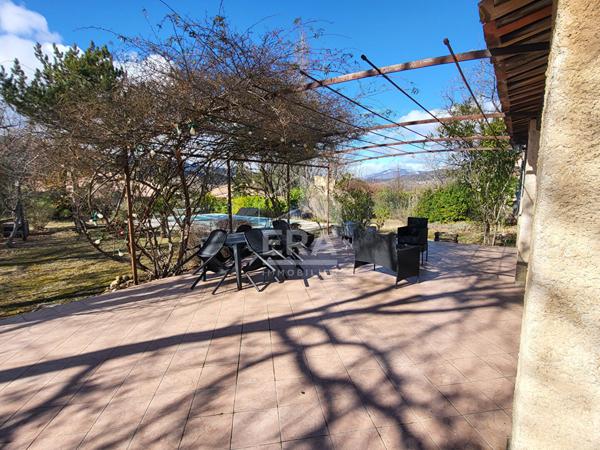 Maison Jardin, garage et piscine, L'Escale (04160)