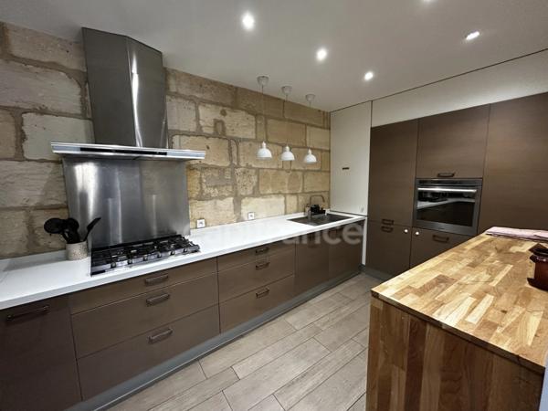 Bordeaux rue Bouffard À VENDRE – Duplex T3 avec Terrasse – Cœur Historique de Bordeaux