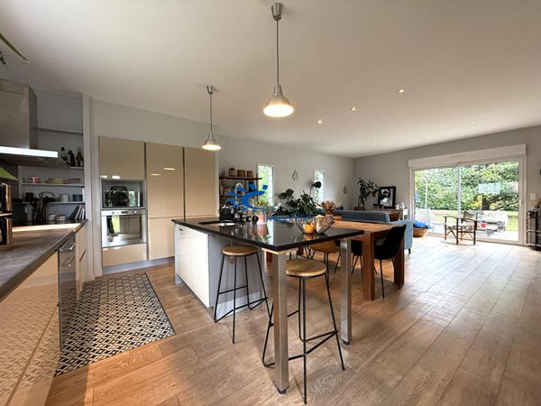 DOMPIERRE MAISON 5 CHAMBRES GRAND TERRAIN ARBORE DE 1 258 m²  Dompierre sur mer