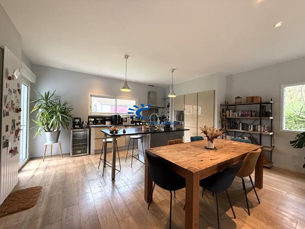 DOMPIERRE MAISON 5 CHAMBRES GRAND TERRAIN ARBORE DE 1 258 m²  Dompierre sur mer