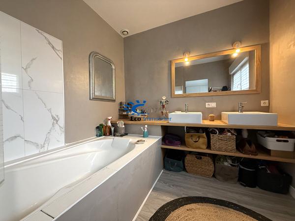 DOMPIERRE MAISON 5 CHAMBRES GRAND TERRAIN ARBORE DE 1 258 m²  Dompierre sur mer