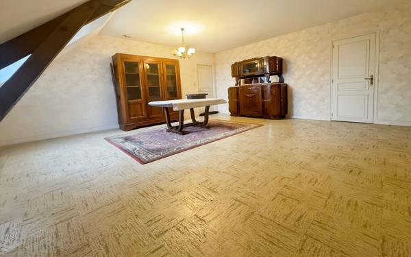 Maison à vendre    8 pièces • 225 m2 Martigné-Ferchaud