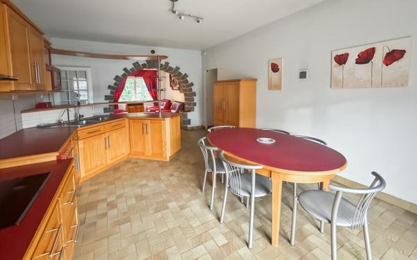 Maison à vendre    8 pièces • 225 m2 Martigné-Ferchaud