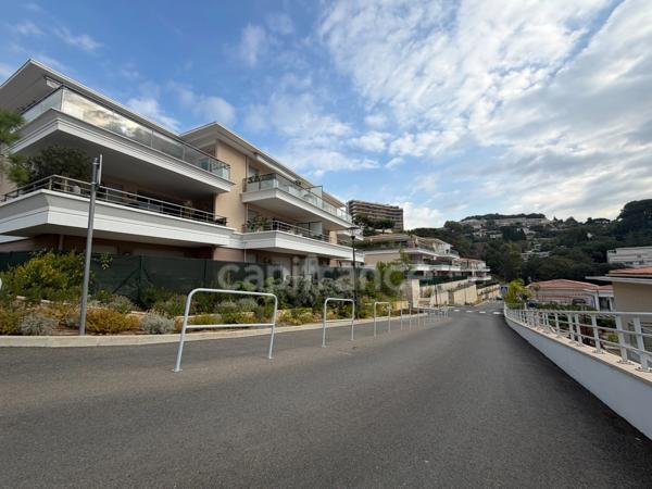 Appartement à vendre 4 pièces LE CANNET (06),penthouse avec vue mer panoramique, cave, possibilité 4 garages !