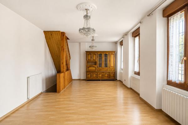 Maison Nevers, 2 chambres, proche centre ville, 2H30 de Paris, proche ISAT