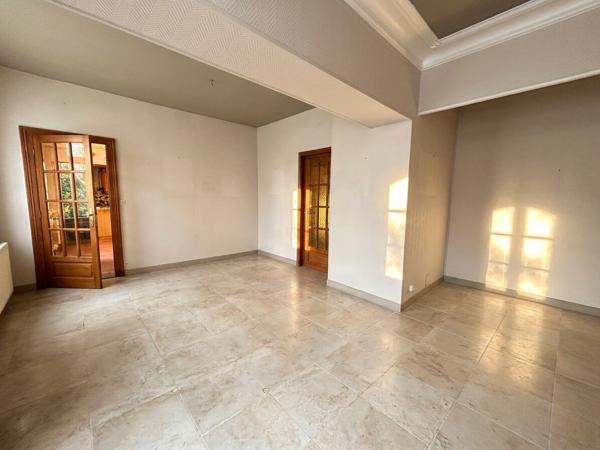 Maison 8 pièce(s) 211 m²