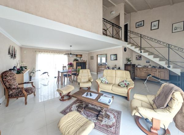 Villa piscine 175m² - Centre Marsilly