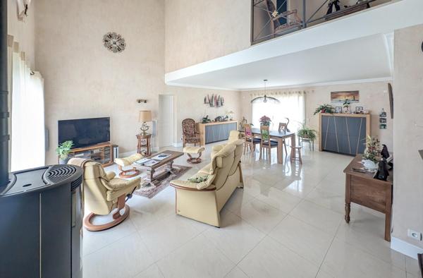 Villa piscine 175m² - Centre Marsilly