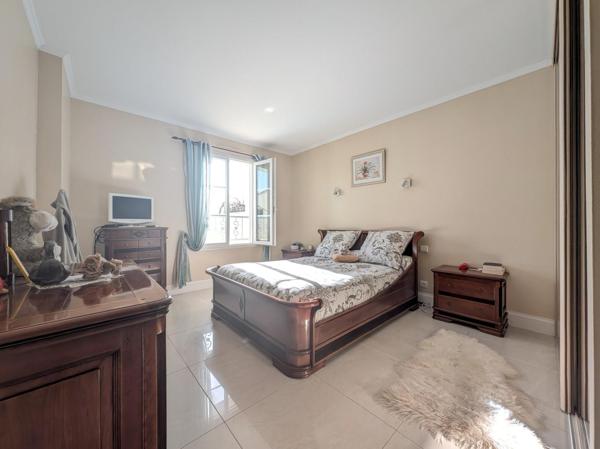 Villa piscine 175m² - Centre Marsilly