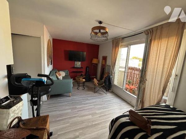 A vendre, Gironde, BORDEAUX secteur Bel air et St Augustin, à proximité des commerces et transp...