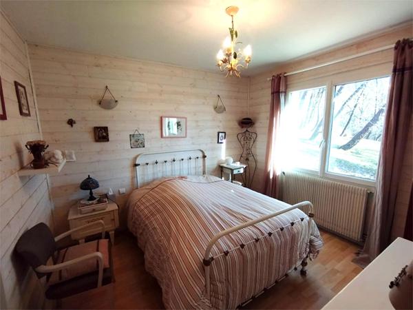 Maison dans un écrin de verdure