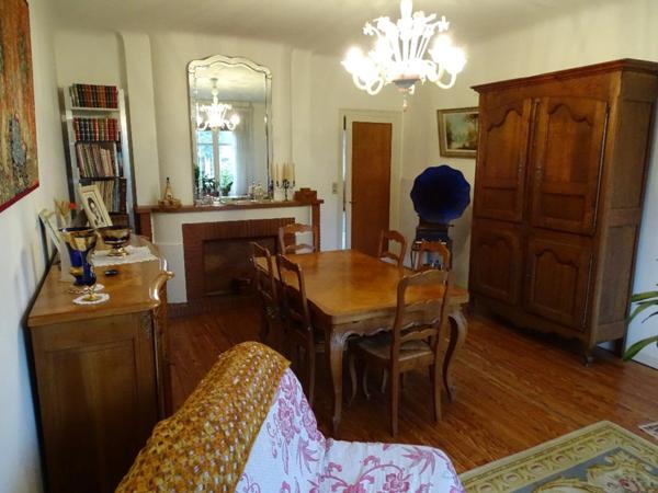 Maison centre ville de plein pied avec double garage et jardin