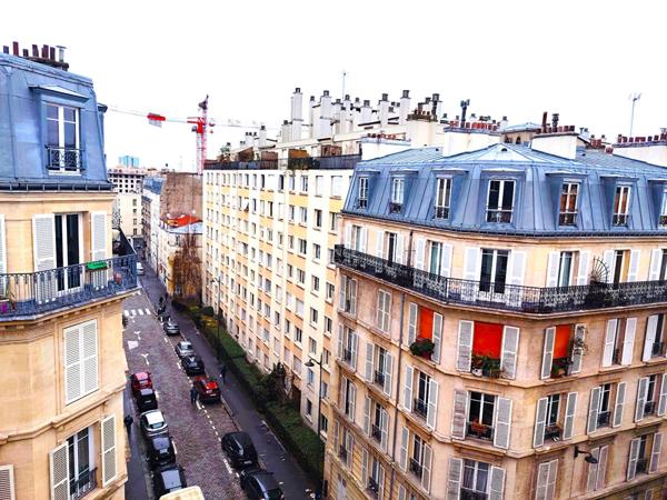 PARIS 18EME - METRO SIMPLON - DERNIER ETAGE. €62 000 ** - Référence 3212-SB