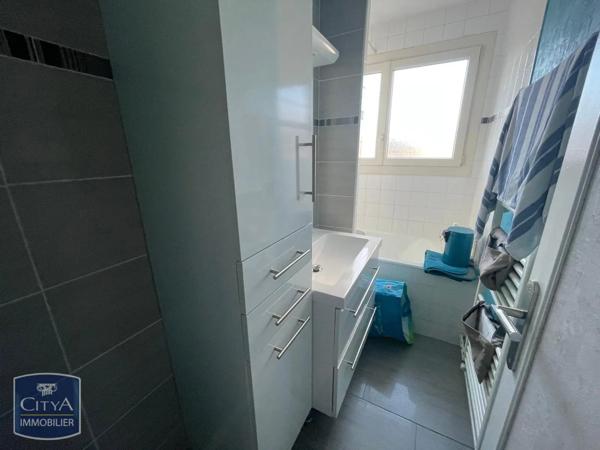 Appartement à louer 3 pièces 68.39m² Tulle (19000)