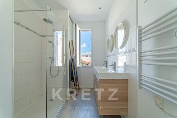 Maison de ville avec terrasses et garage à 150m de la plage