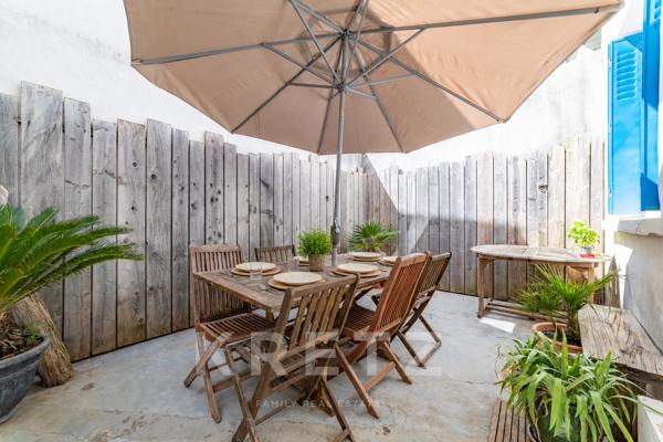 Maison de ville avec terrasses et garage à 150m de la plage