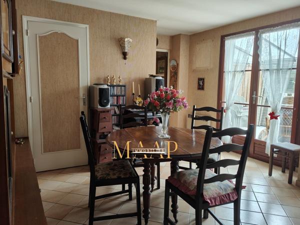 Maison,2chambres et dépendances